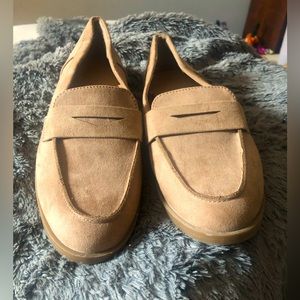 Old navy tan suede size 7 loafers, women’s